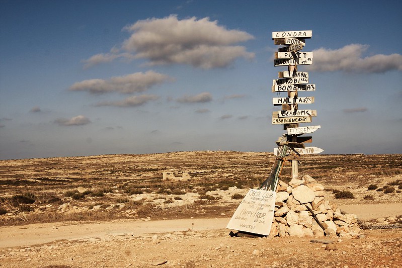totem con destinazioni diverse